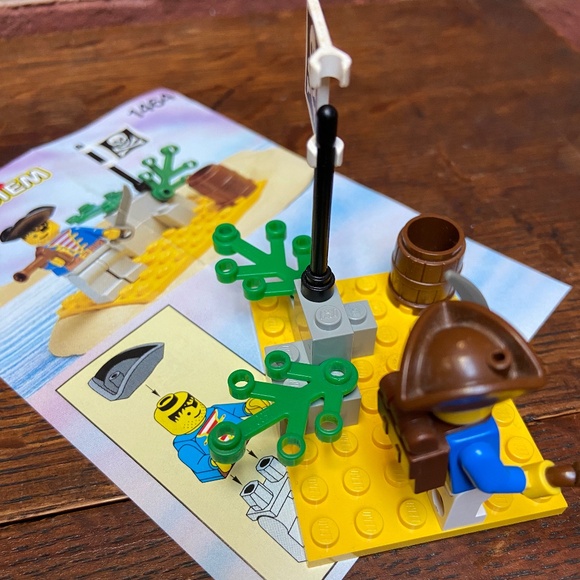 Lego #1464 Pirate Set - Picture 2 of 4